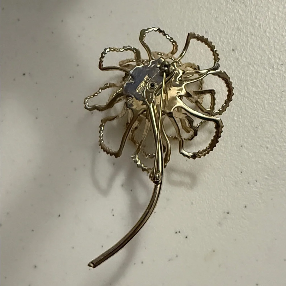 vintage Sarah Coventry "Allusion" flower brooch - Picture 2 of 4